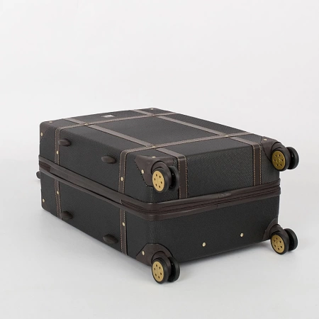 Чемодан средний  пластиковый Francesco Molinary арт. 3610193-24-1